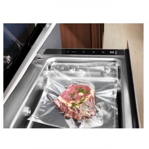 Вакуумний пакувальник Electrolux KBV4T