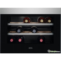 Винна шафа AEG KWK884520M