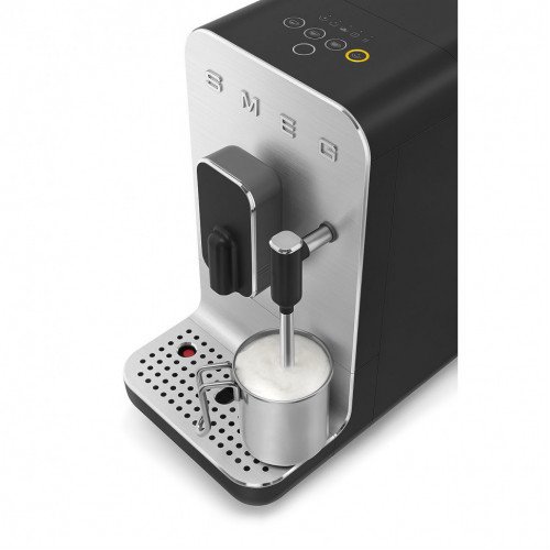 Кавомашина Smeg BCC02BLMEU
